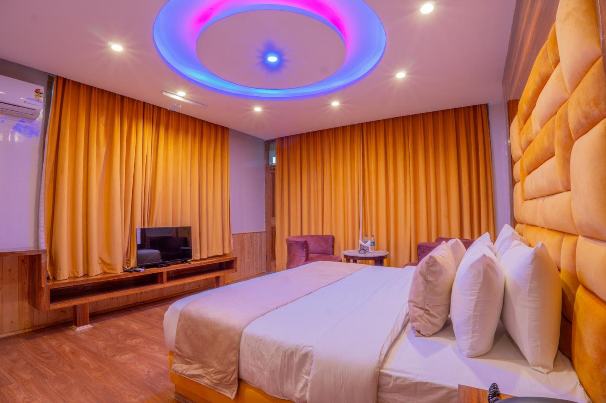 Hill River Resort By West Western Manāli Dış mekan fotoğraf