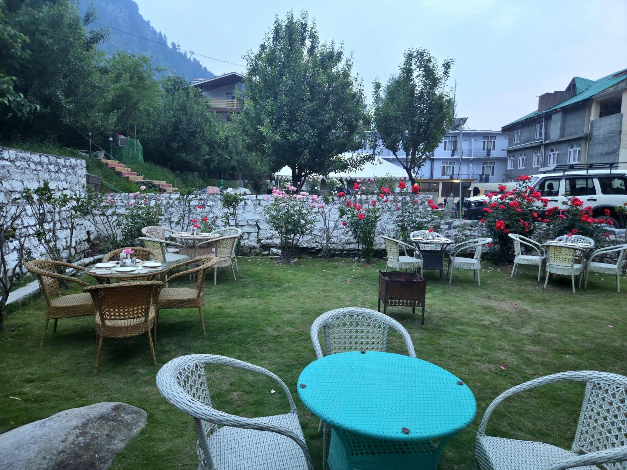 Hill River Resort By West Western Manāli Dış mekan fotoğraf