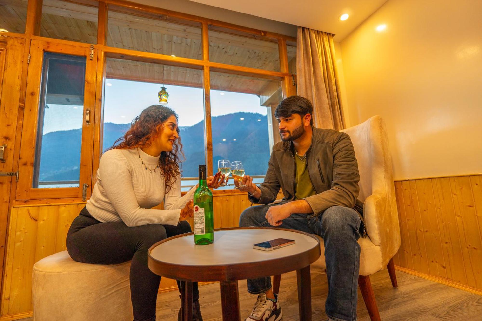Hill River Resort By West Western Manāli Dış mekan fotoğraf