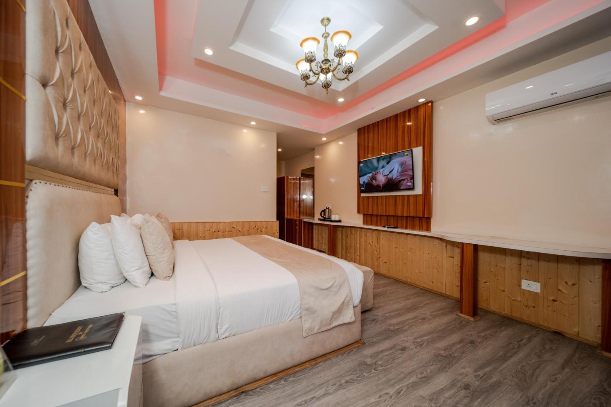 Hill River Resort By West Western Manāli Dış mekan fotoğraf