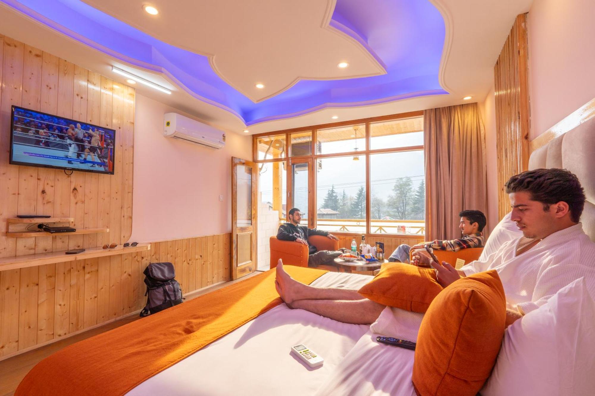 Hill River Resort By West Western Manāli Dış mekan fotoğraf